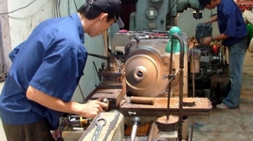 Tuyển Thợ Tiện